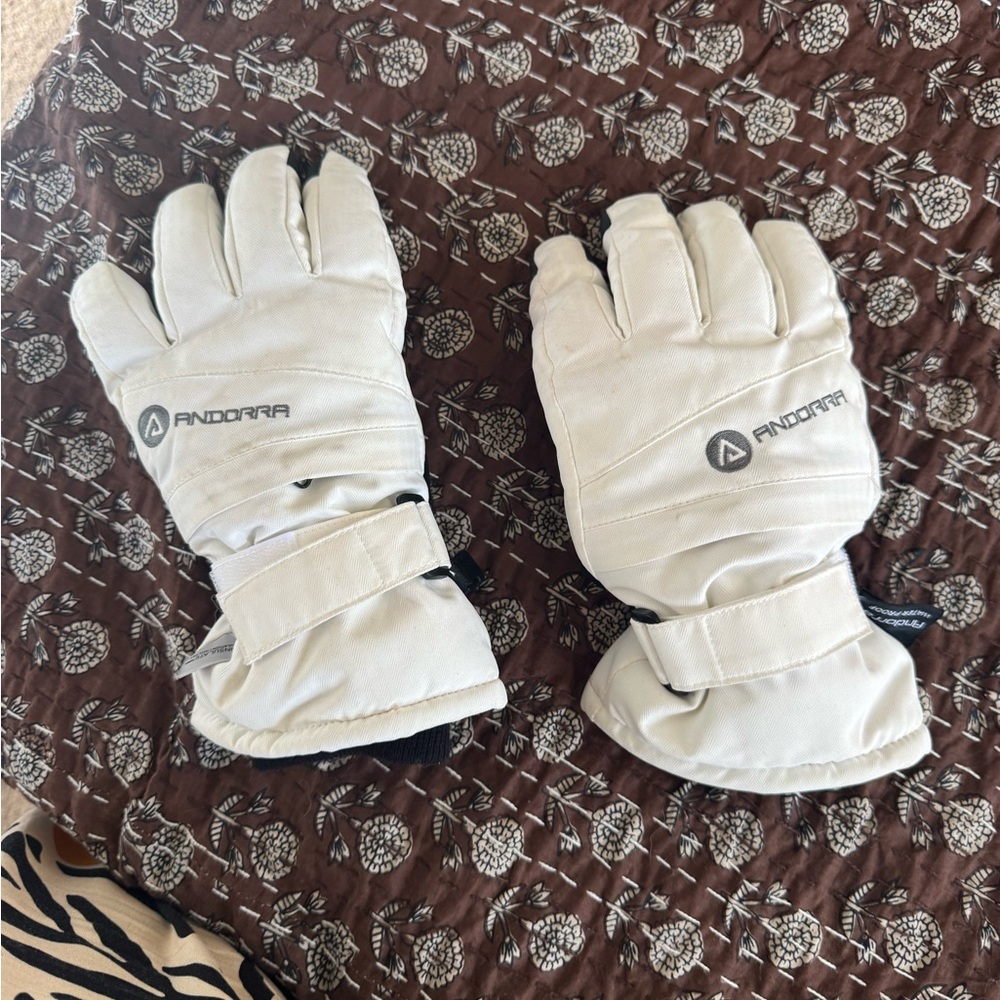 Women's White Gloves